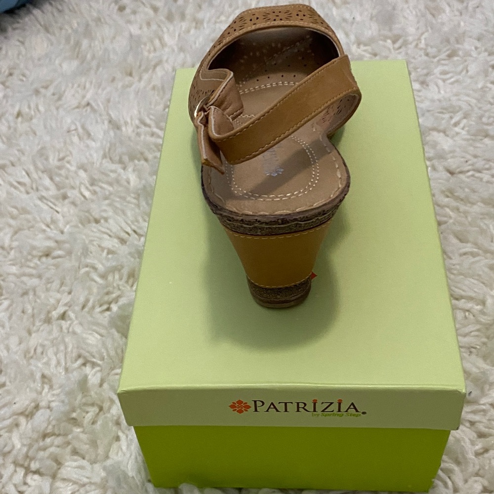 Patrizia Womens Sz 9.5 - sz 10 M Ginny Tan Cutout Wedge open toe sandals NIB ¥ - Picture 7 of 15